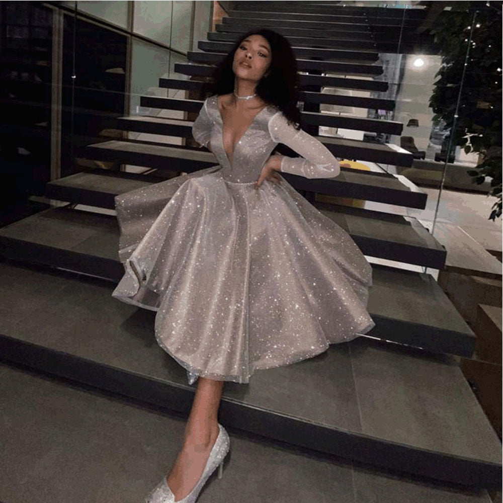 Exquisite V-Neck Knee Length Cocktail Party Dresses Silver Elegant Sparkling Prom Dress With  Long Sleeves For Women 2022